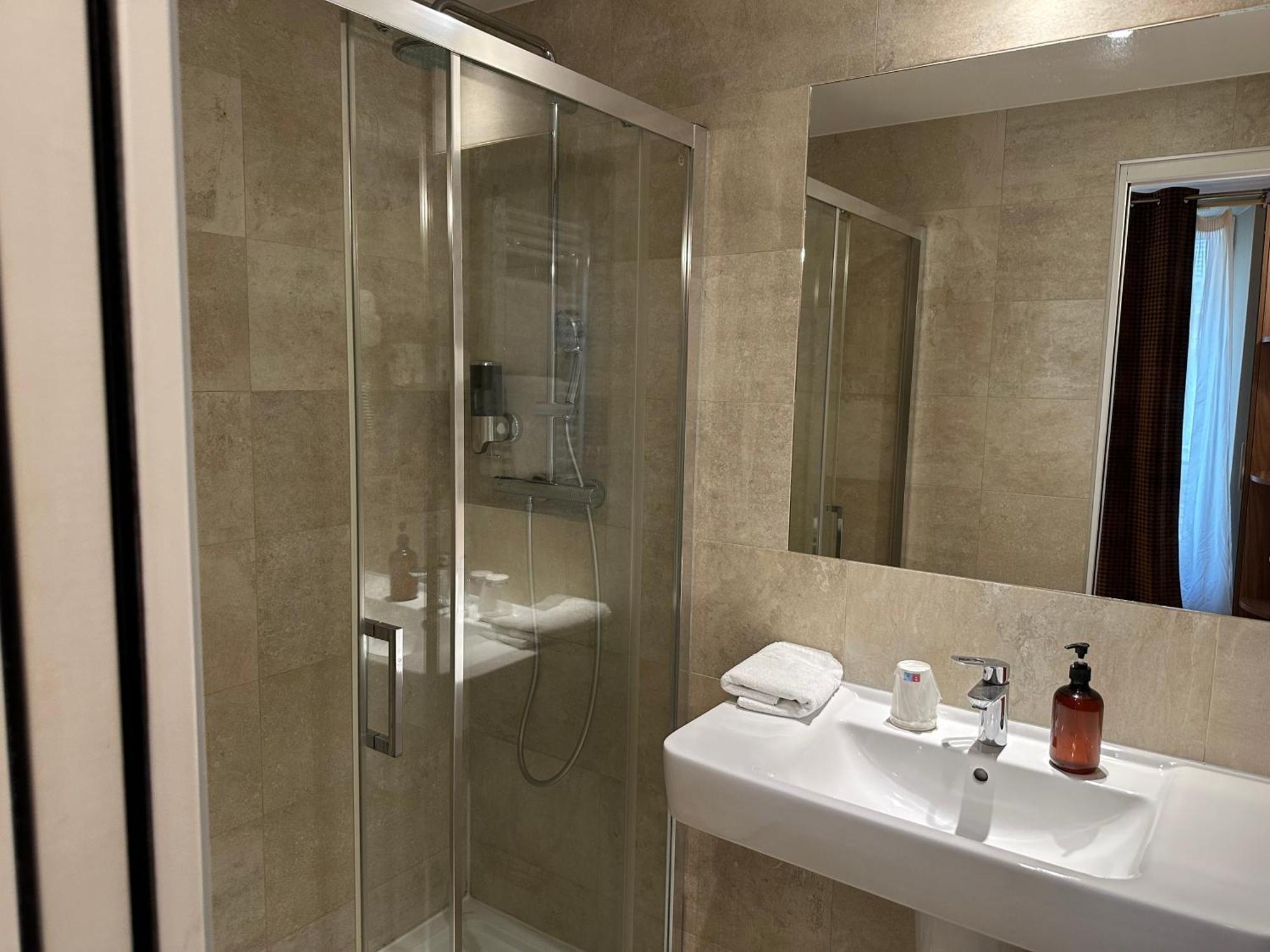 Excelsior Batignolles Hotell Paris Eksteriør bilde